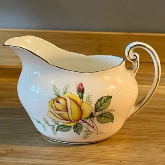 Paragon dainty creamer yellow cabbage rose Made in England Fine bone china vtg - Picture 1 of 4